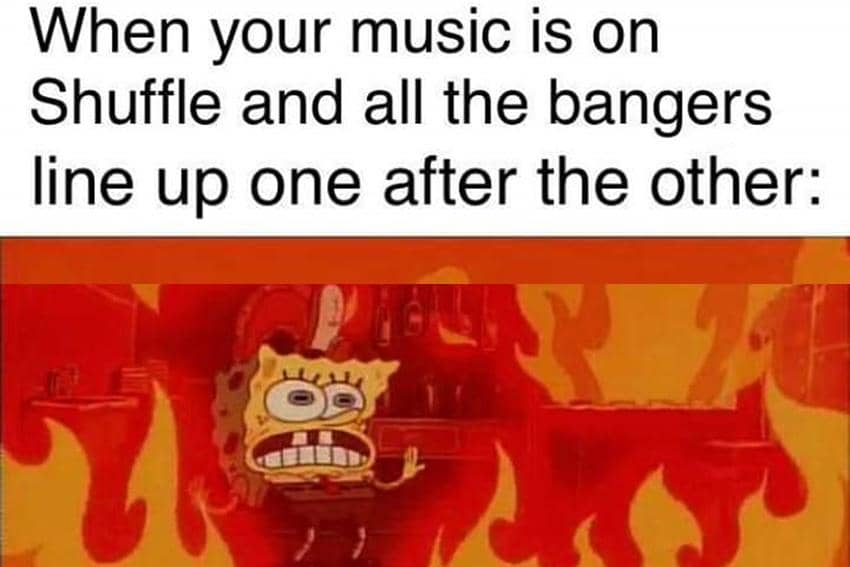 8 Meme SpongeBob tentang Playlist Lagu, Enak Semua!