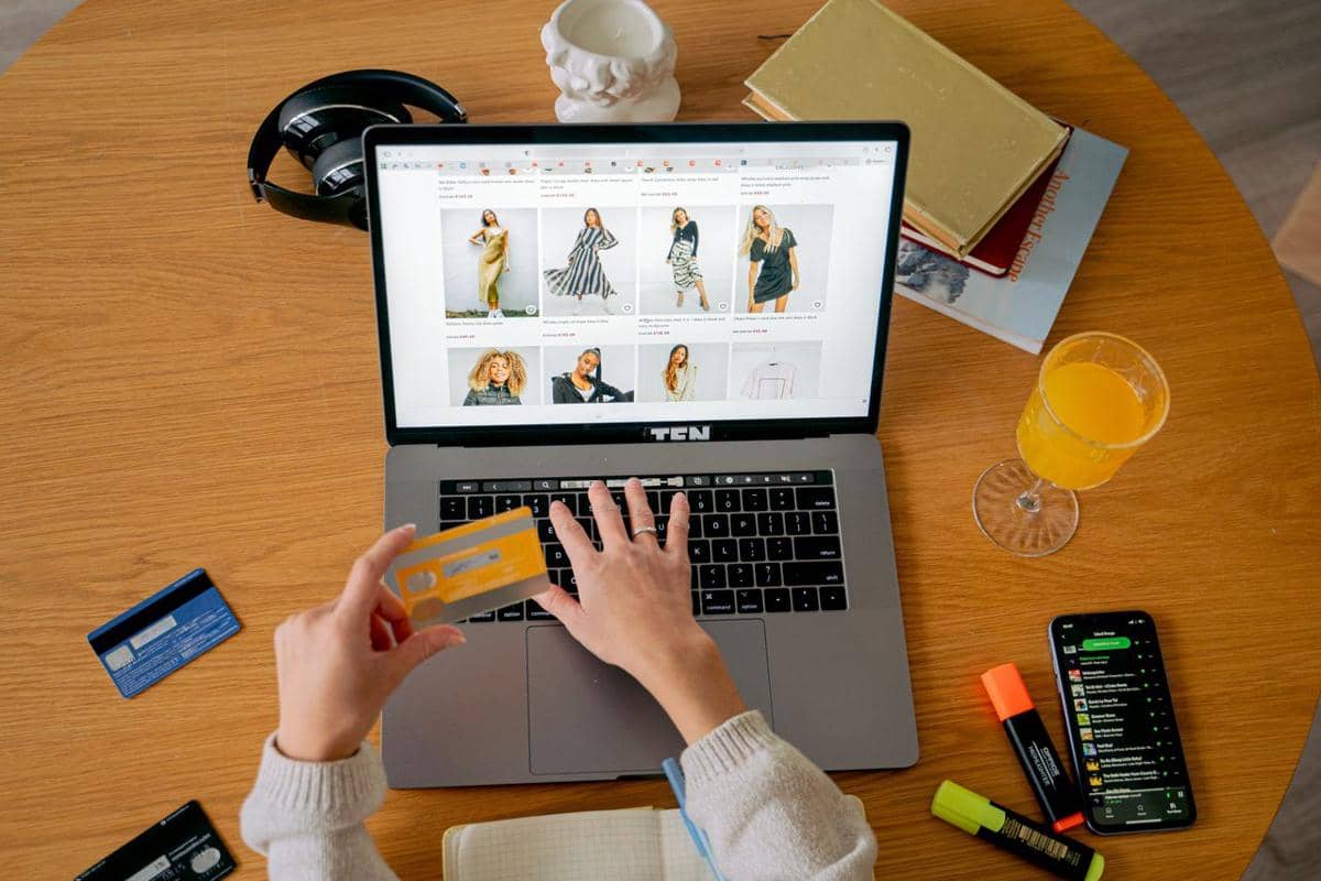 ilustrasi belanja produk