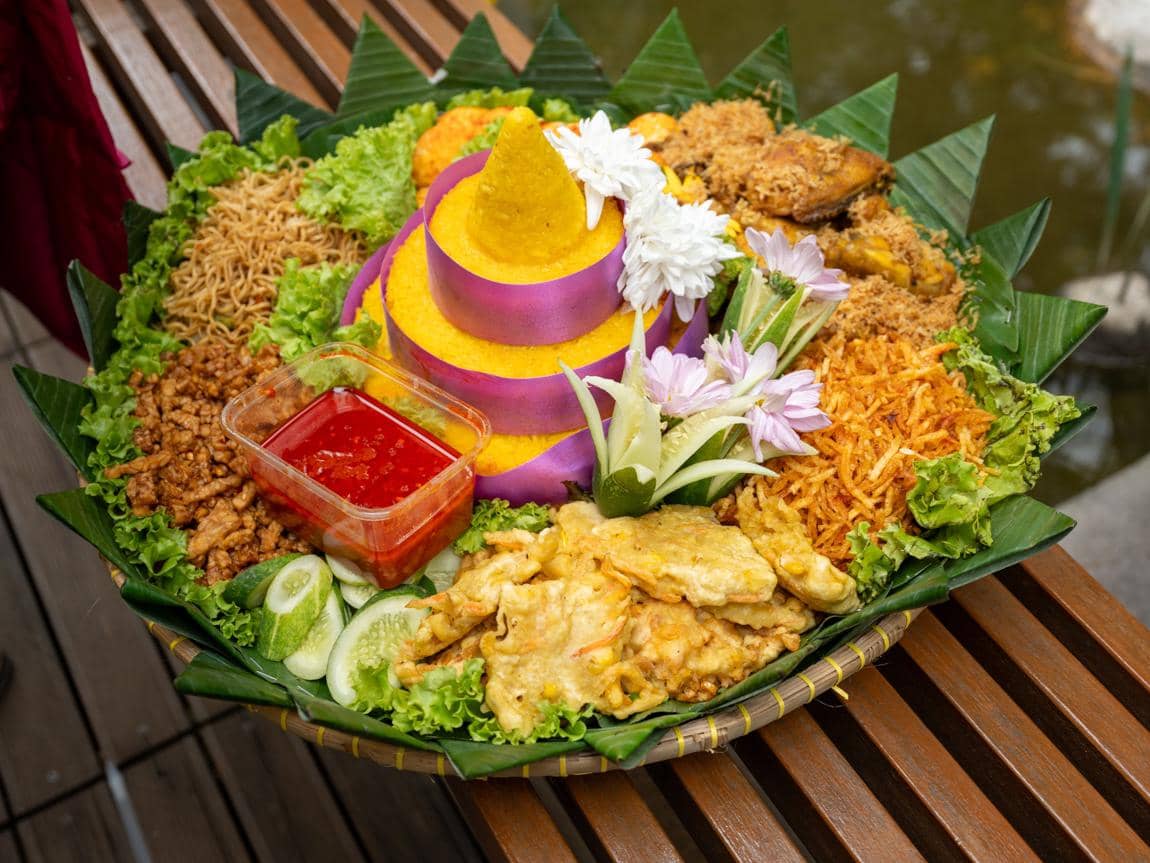 Trik Bikin Tumpeng Kemerdekaan Anti-Basi dan Warnanya Kuning Cerah Sempurna