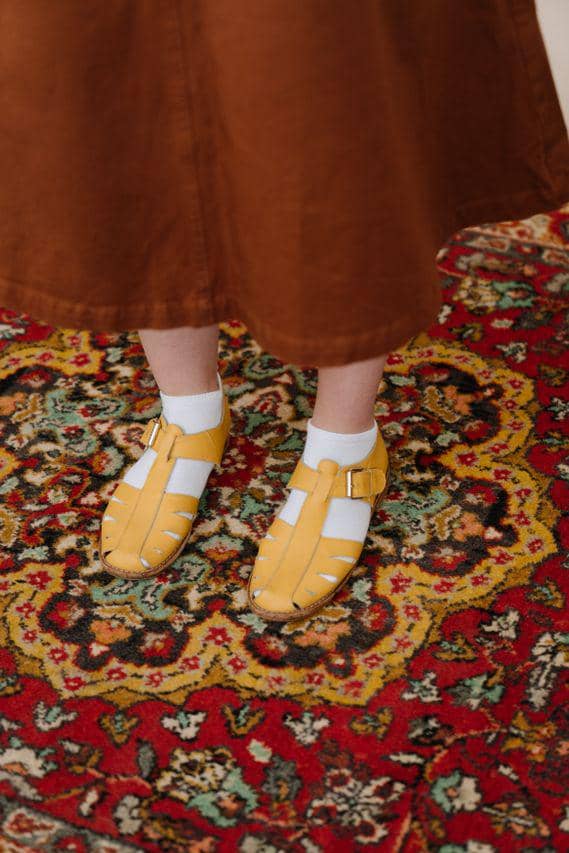 ilustrasi fisherman sandals