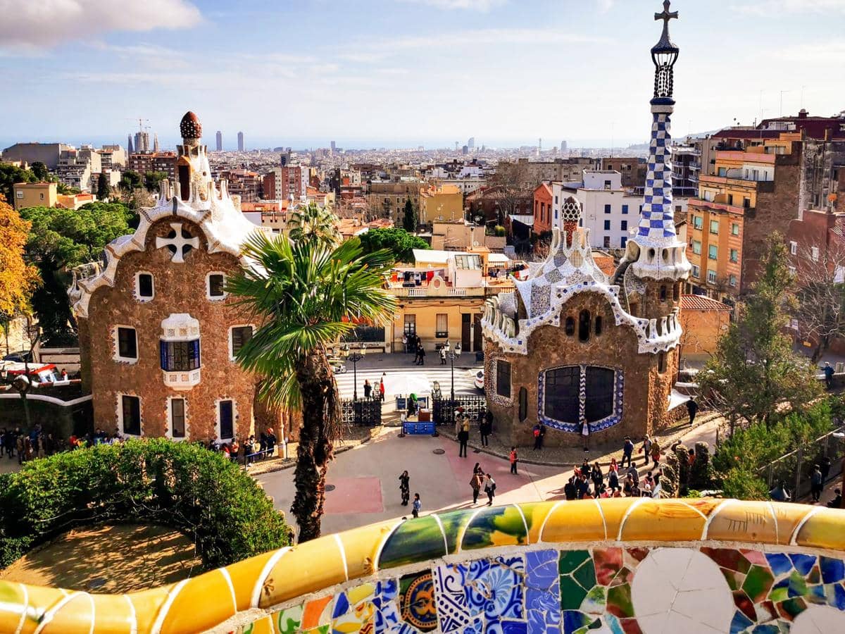 5 Fakta Park Güell, Proyek Gagal yang Berubah Menjadi Taman Ikonik