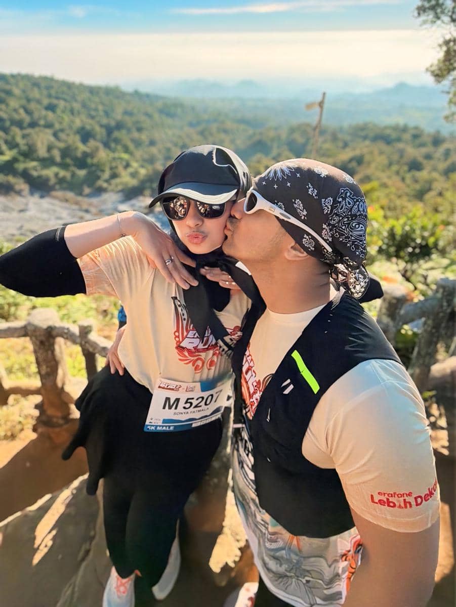 Hengky Kurniawan dan Sonya Fatmala ikut event trail run