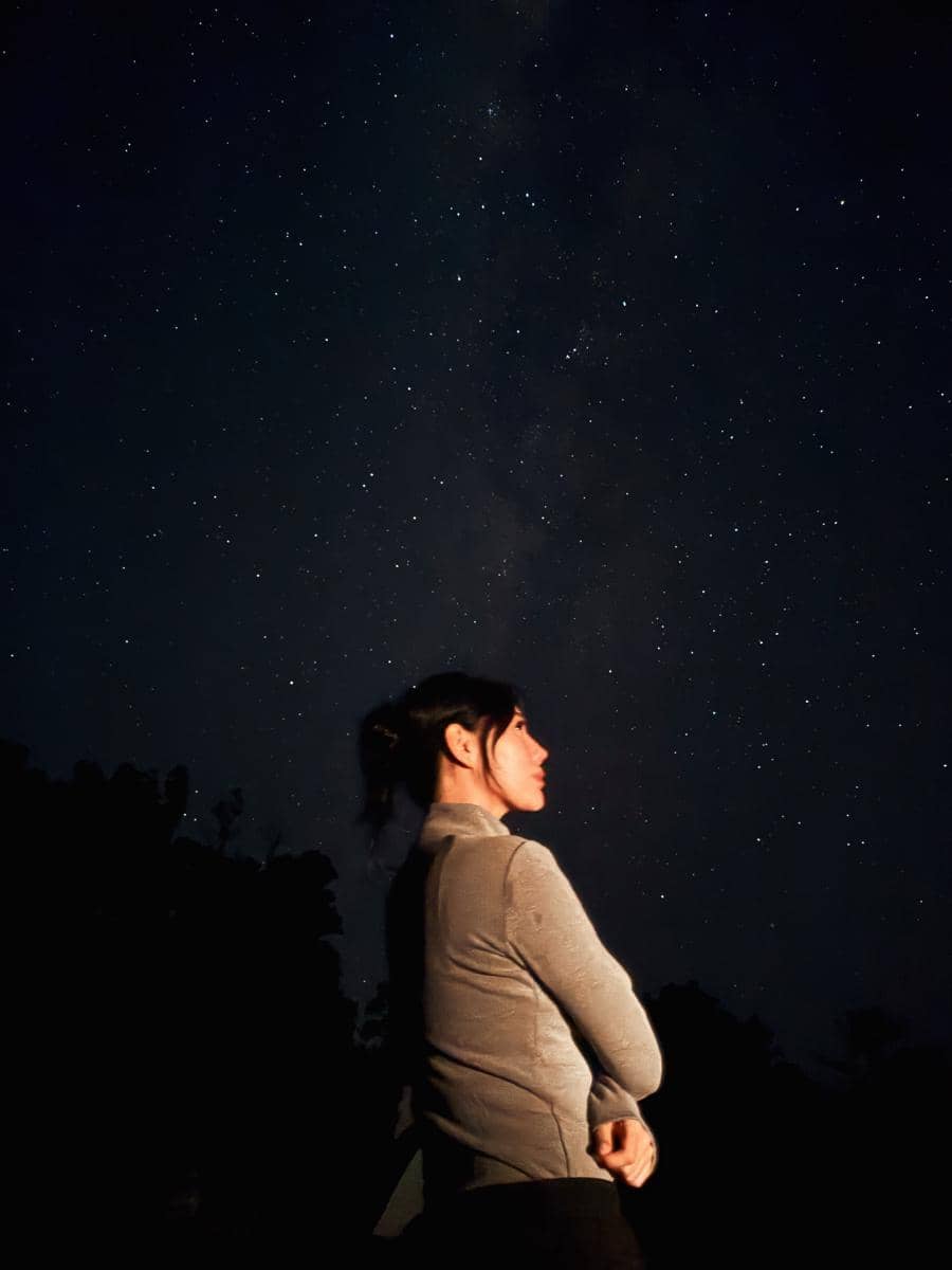 Wendy Walters mendaki Gunung Tambakruyung di Ciwidey