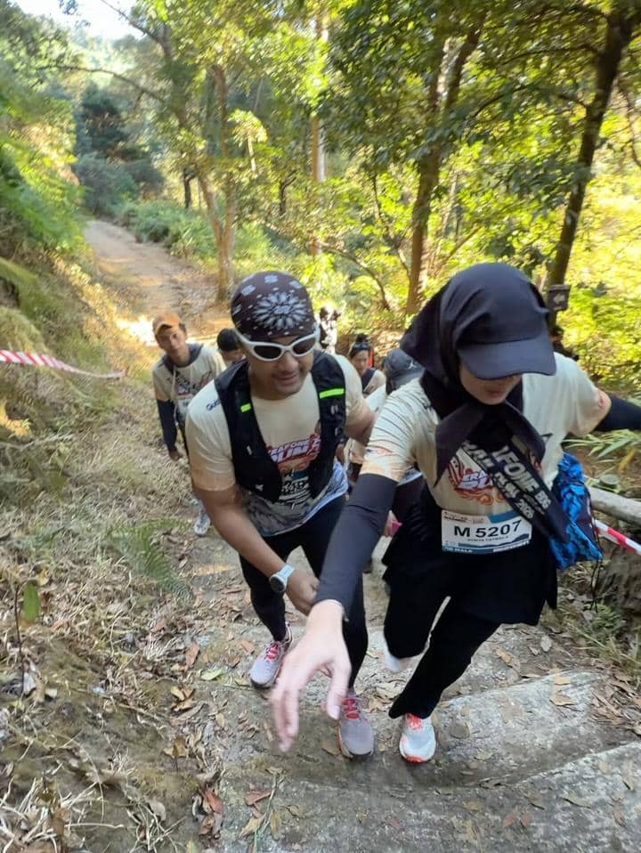 Hengky Kurniawan dan Sonya Fatmala ikut event trail run