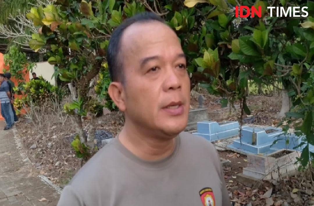 Kapolresta Banyumas Kombes Pol Petrus Silalahi saat menyiapkan 183 personel keamanan untuk ekshumasi Sutrimo.