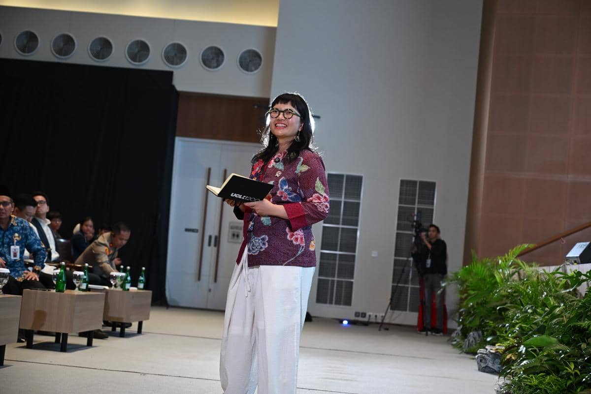 Stella Christie Ajak Tanoto Scholar Berpikir Kritis dalam Pemanfaatan AI