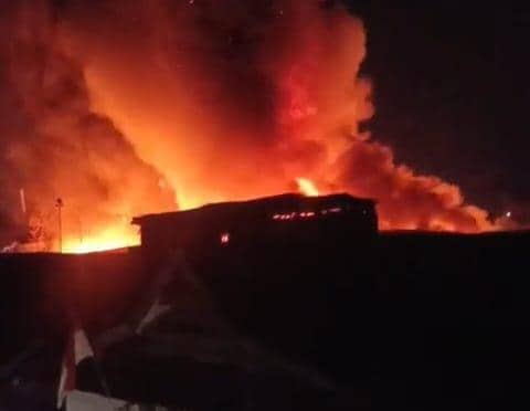 ebakaran melanda kawasan permukiman padat di Jalan Kandea 3 Lorong 2 dan 3, Kelurahan Baraya, Kecamatan Bontoala, Kota Makassar, Senin (10/8