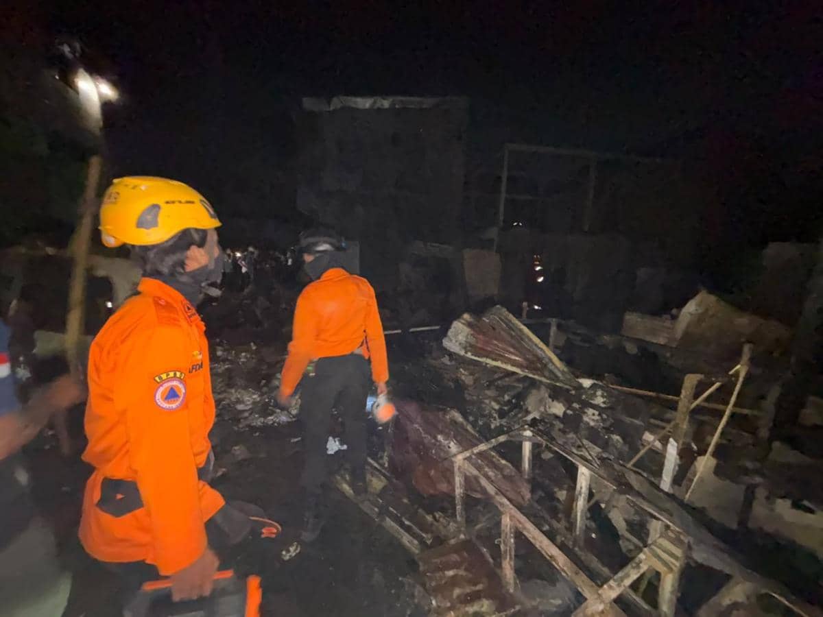 ebakaran melanda kawasan permukiman padat di Jalan Kandea 3 Lorong 2 dan 3, Kelurahan Baraya, Kecamatan Bontoala, Kota Makassar, Senin (10/8