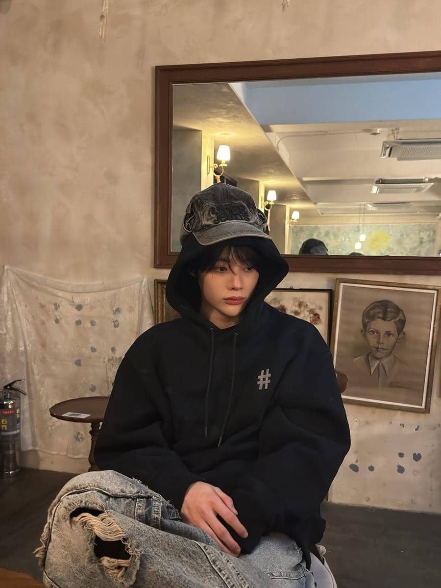 OOTD nonton lomba 17-an ala Hanbin TEMPEST