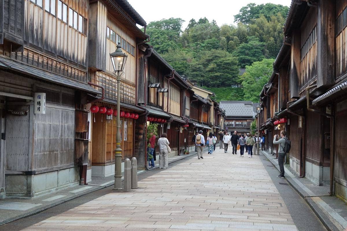 5 Pesona Kanazawa yang Bikin Traveling ke Jepang Lebih Autentik