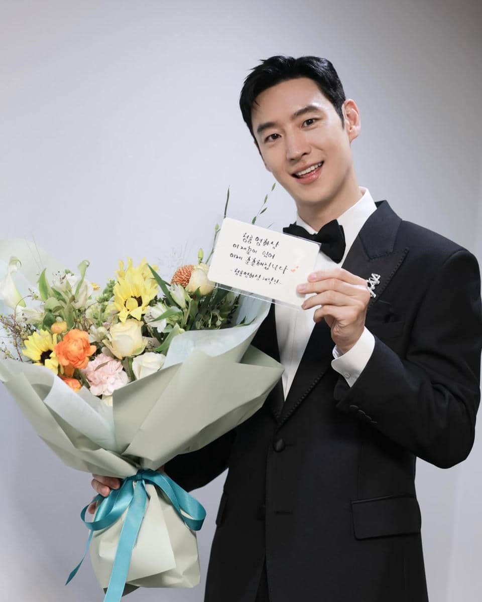 Potret Lee Je Hoon dari unggahan akun Instagram @leejehoon_official di platform media sosial.