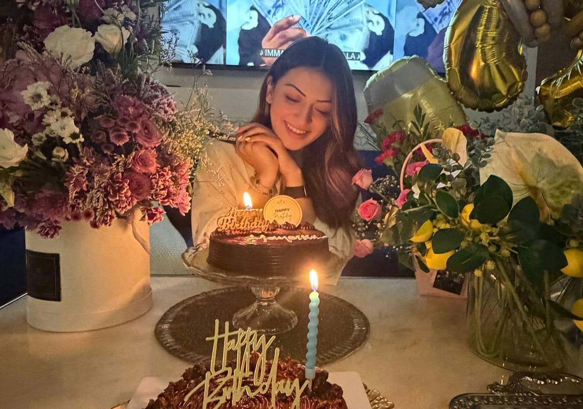 9 Potret Hansika Motwani Rayakan Ulang Tahun Ke-35