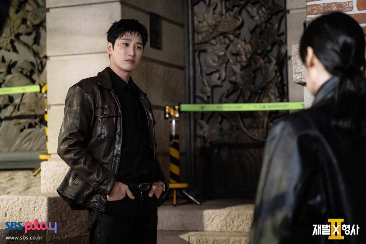 Still cut promosi drama Korea Flex X Cop 2 yang dirilis SBS, berisi cuplikan adegan dari serial tersebut.