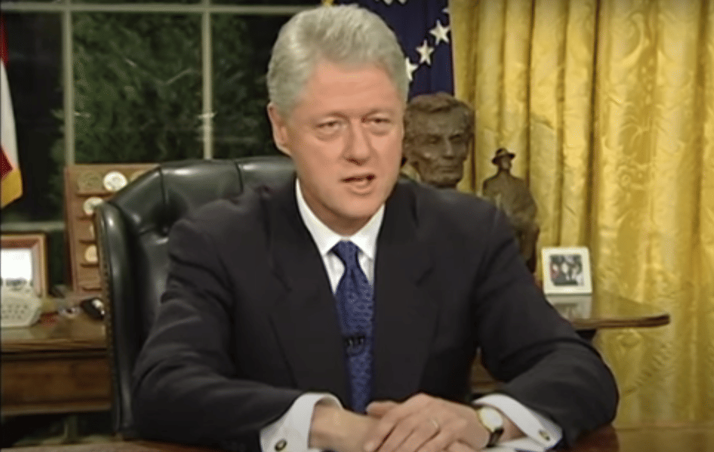 Rahasia Taktik Pesawat Umpan Bill Clinton di Pakistan 26 Tahun Lalu