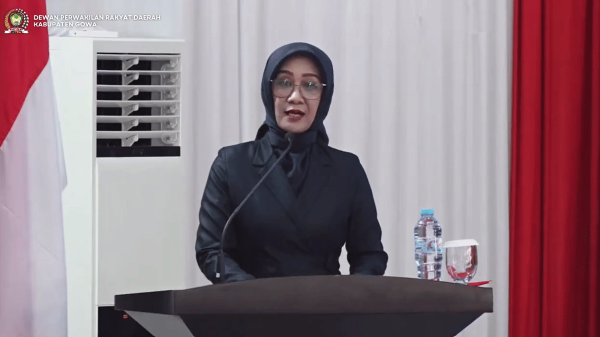 Juru bicara pengusul hak menyatakan pendapat DPRD Gowa Dian Purnama Sari. (Dok. YouTube/DPRD Gowa)