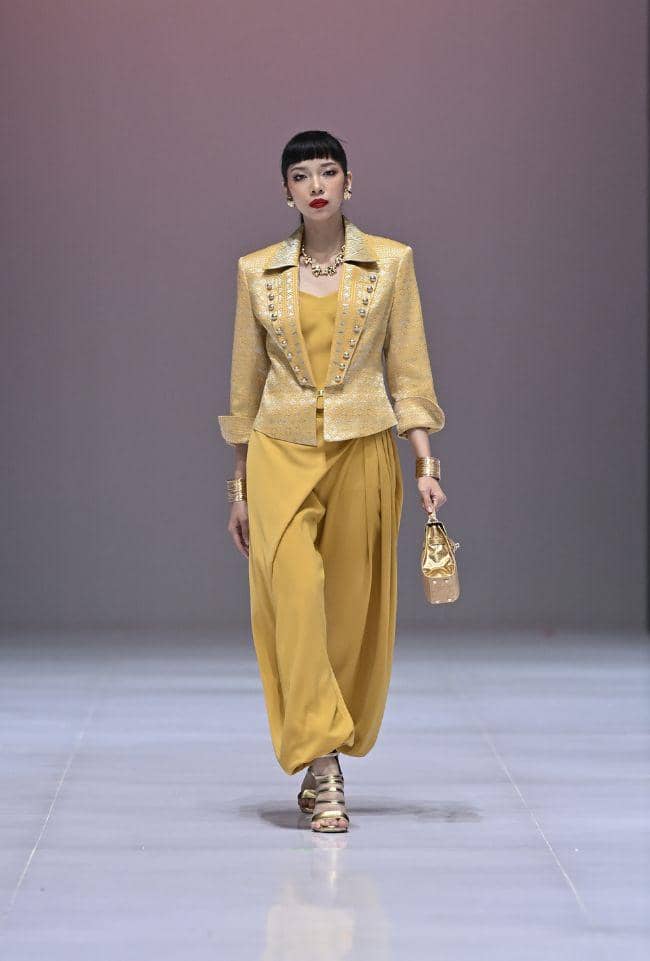 Koleksi Poppy Dharsono X Torang Sitorus di BTN Indonesia Fashion Week 2026