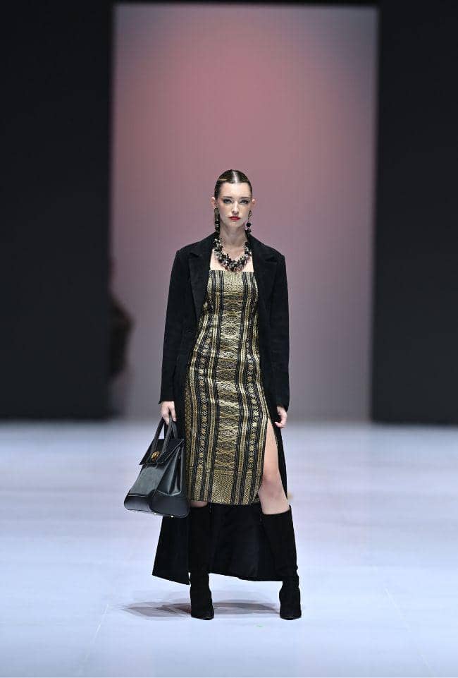 Koleksi Poppy Dharsono X Torang Sitorus di BTN Indonesia Fashion Week 2026