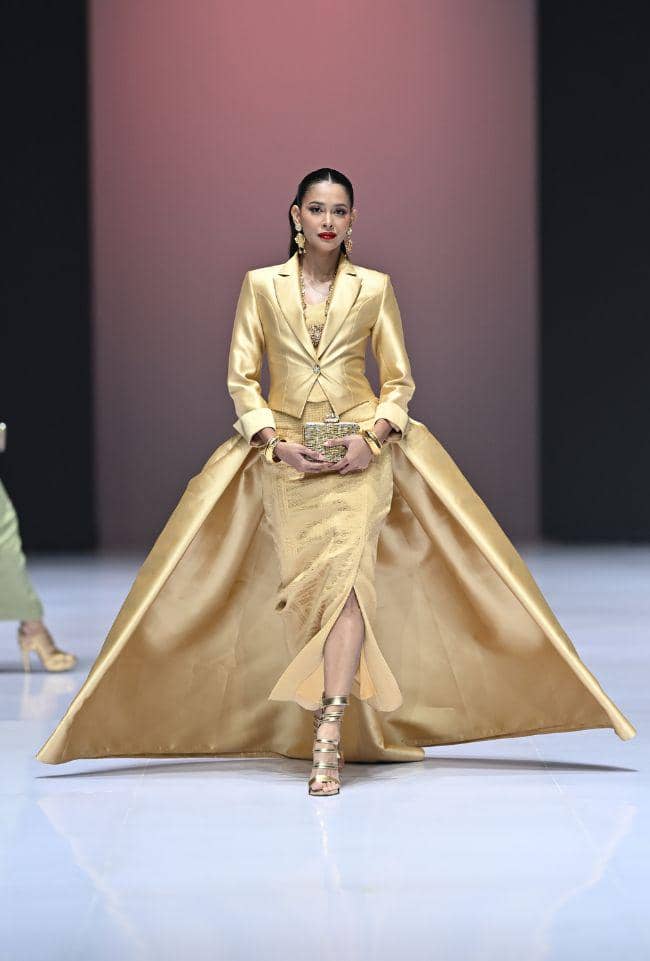 Koleksi Poppy Dharsono X Torang Sitorus di BTN Indonesia Fashion Week 2026