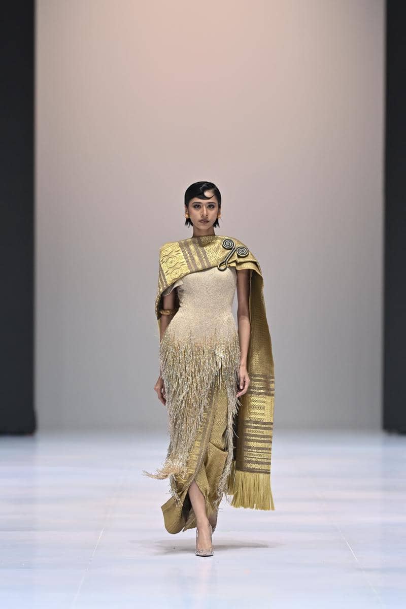 Koleksi Dekranasda Provinsi Sumatera Utara X Hendy Huang di BTN Indonesia Fashion Week 2026 