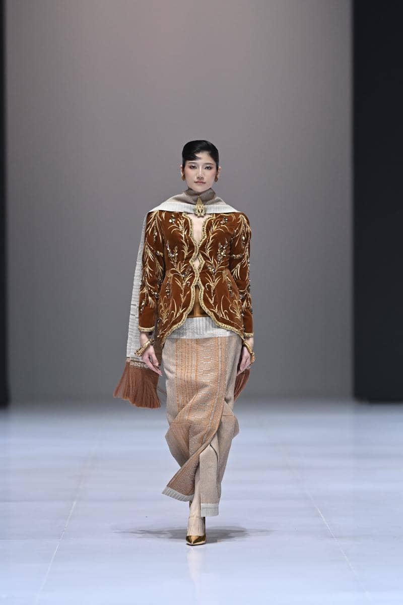 Koleksi Dekranasda Provinsi Sumatera Utara X Hendy Huang di BTN Indonesia Fashion Week 2026 