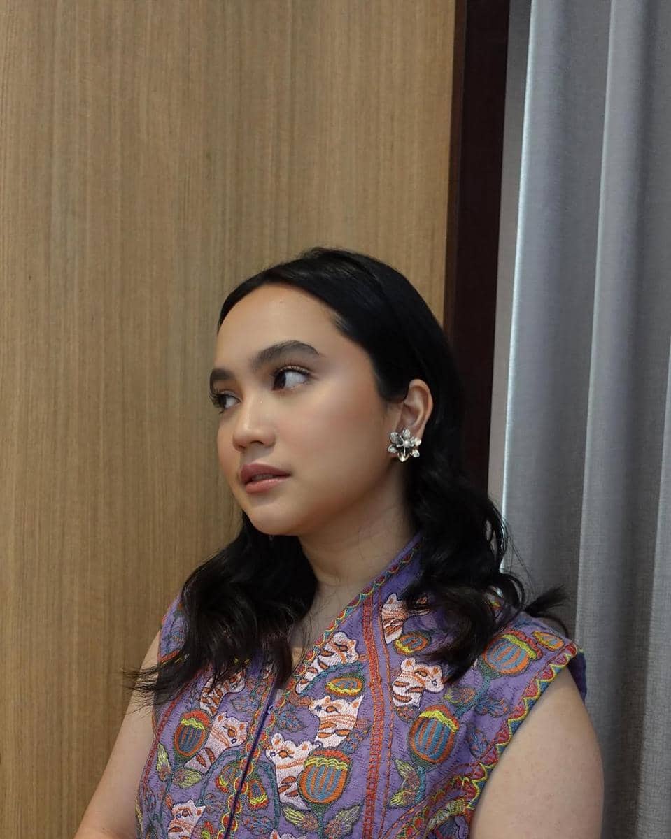 inspirasi makeup ngantor ala Rachel Amanda