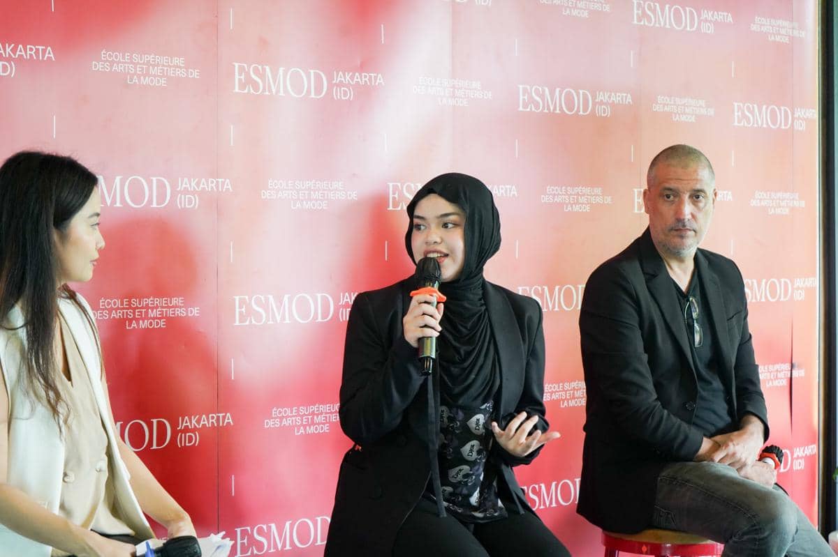 Press conference yang diselenggarakan ESMOD Jakarta