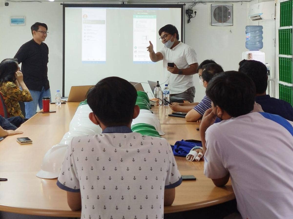 Founder dan Direktur PT Ilmuprogram Teknologi Informasi, Wahyu Amaldi memberikan pelatihan IT (1).jpeg