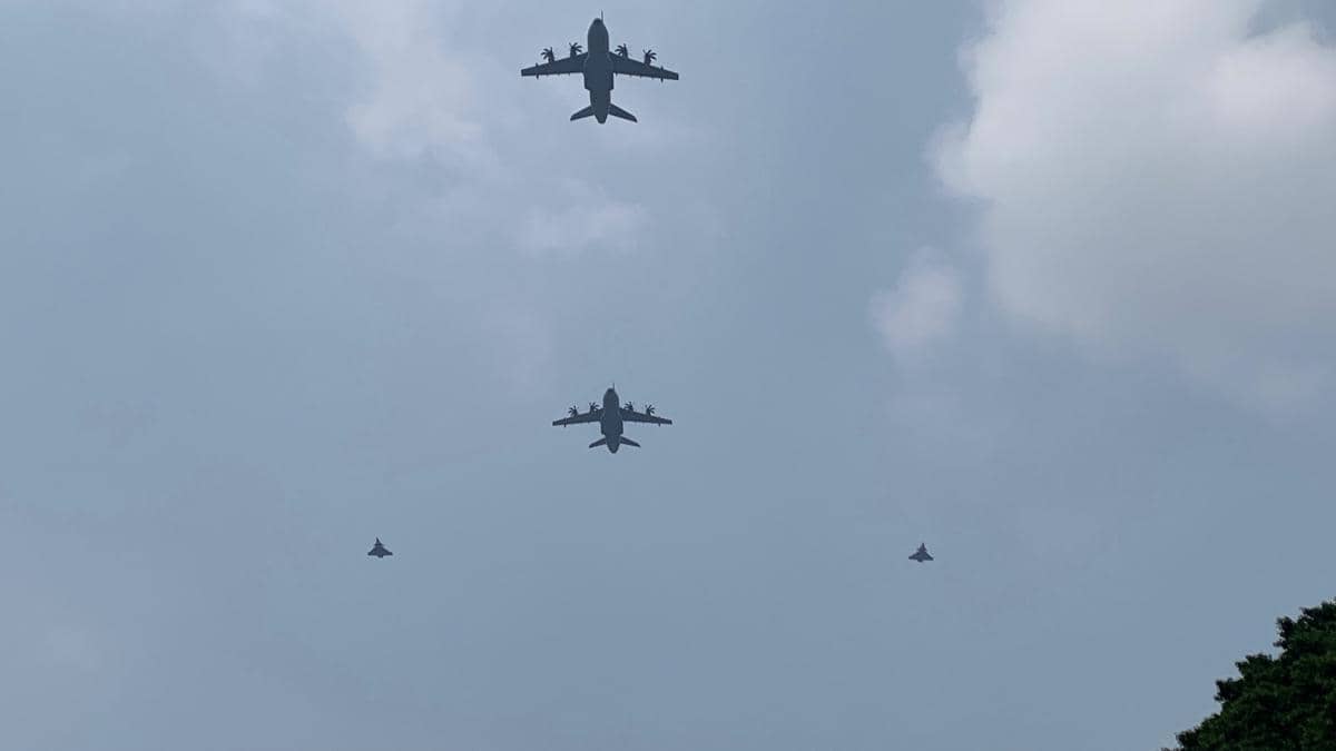 81 Pesawat Ikut Ramaikan Langit Jakarta di HUT ke-81 RI