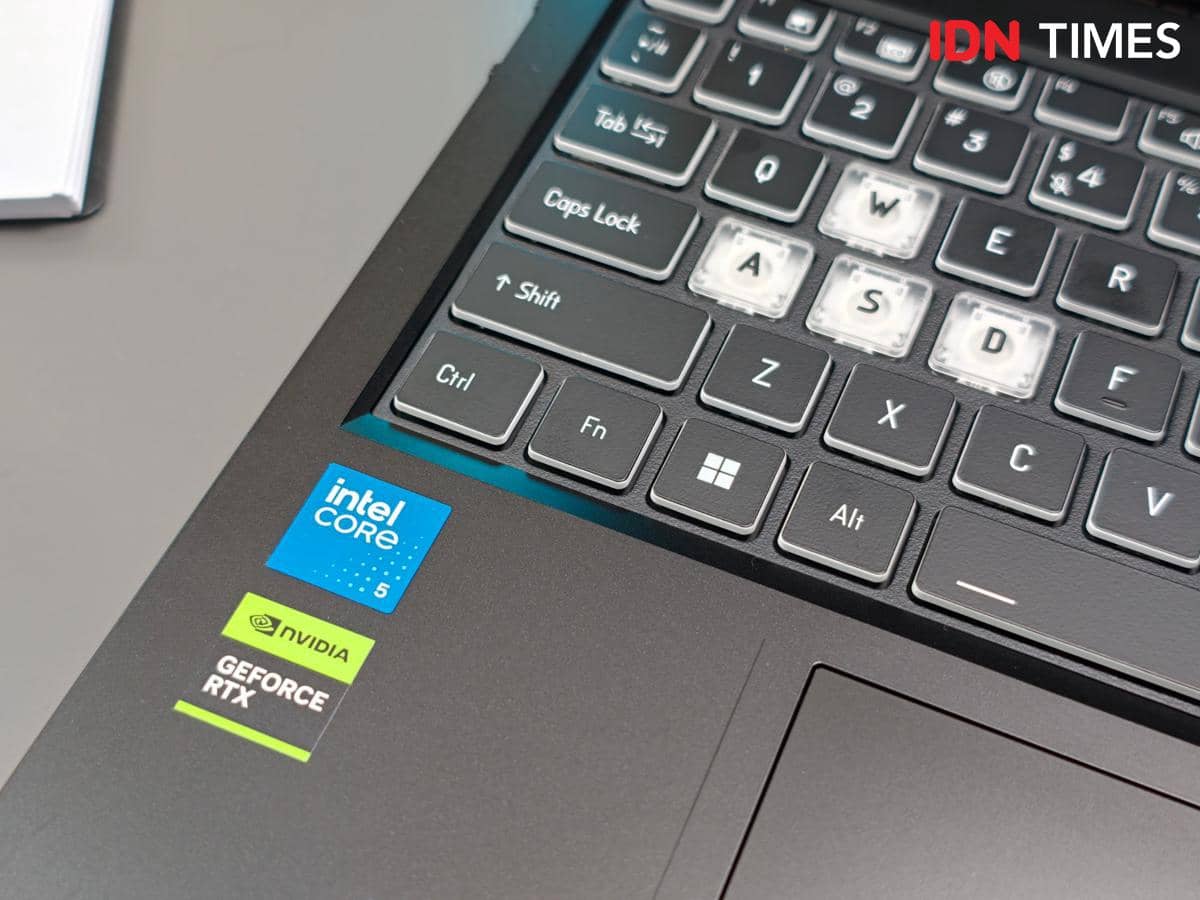 Produk laptop Acer Aspire 7 Pro New Generation dalam dokumentasi visual yang dikreditkan kepada IDN Times.