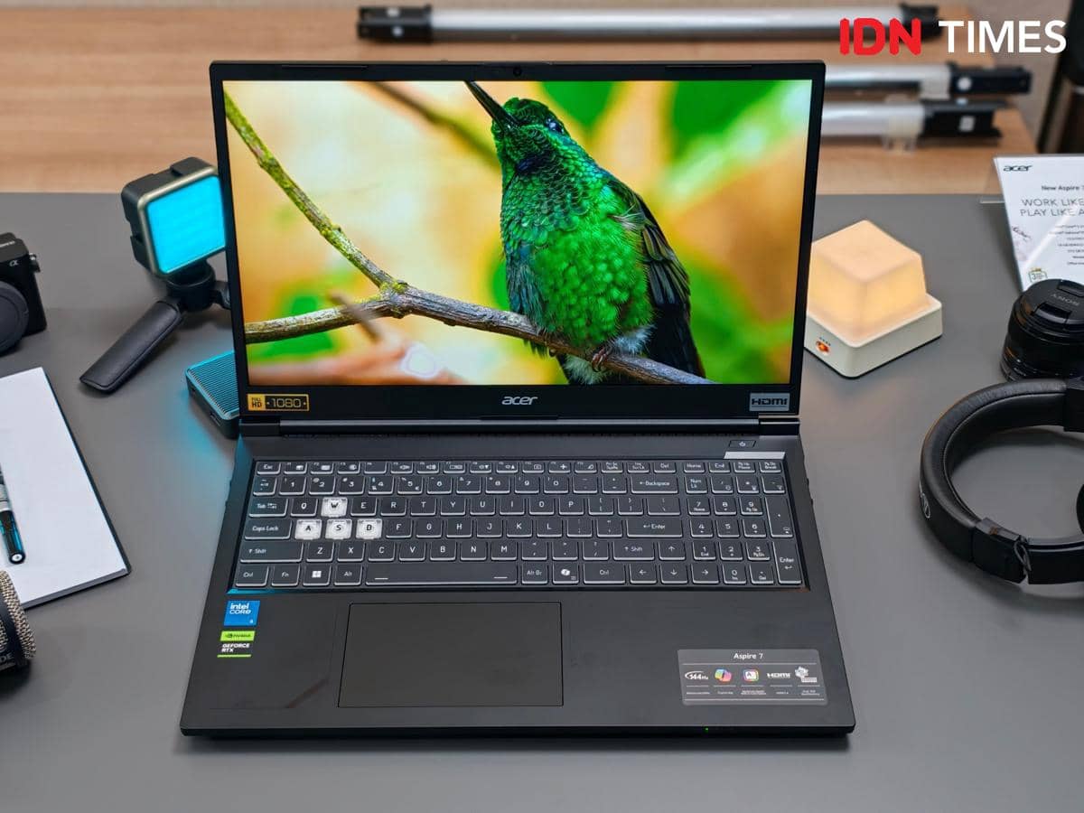 Laptop Acer Aspire 7 Pro New Generation ditampilkan dalam dokumentasi produk untuk ulasan teknologi oleh IDN Times.