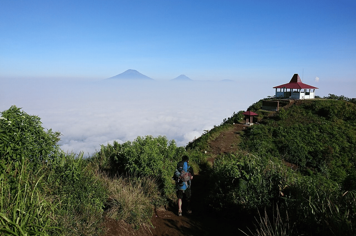 gunung ramah pemula untuk summit 17 Agustus 2026