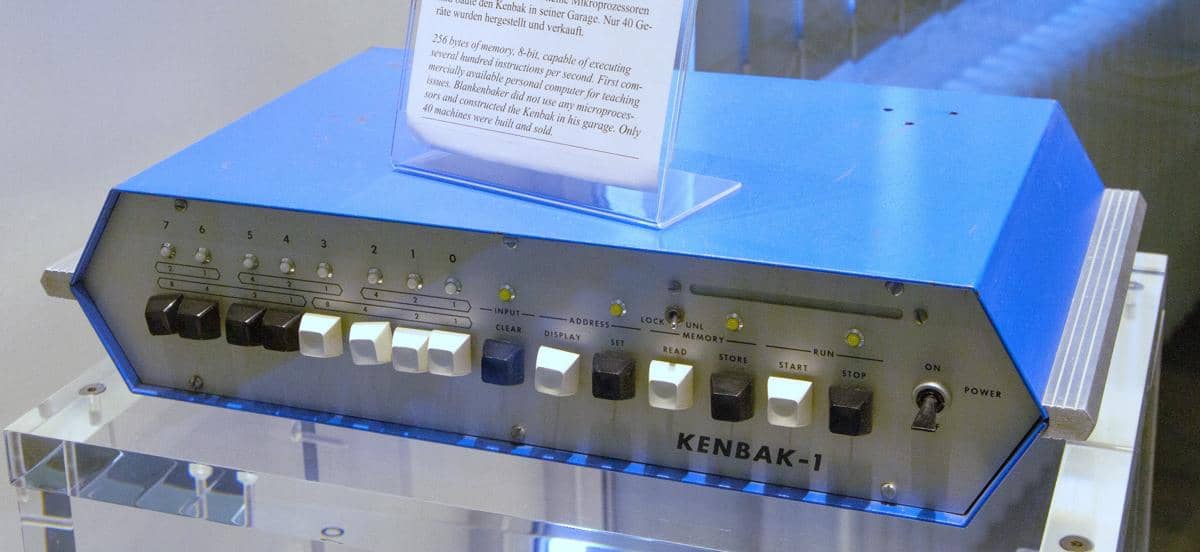 Kenbak-1_personal_computer.jpg