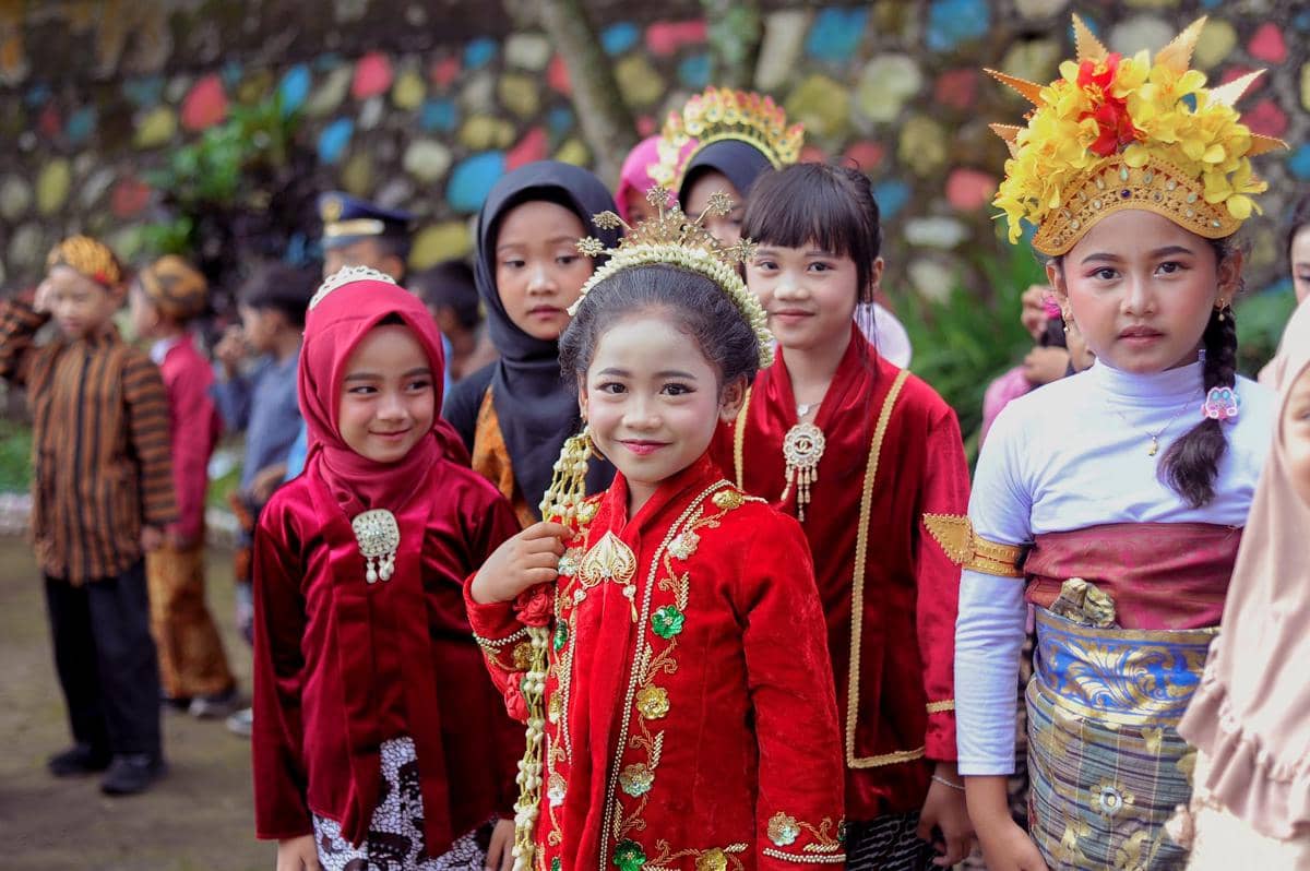 5 Trik Makeup Karnaval Anak Tahan Lama di Cuaca Panas