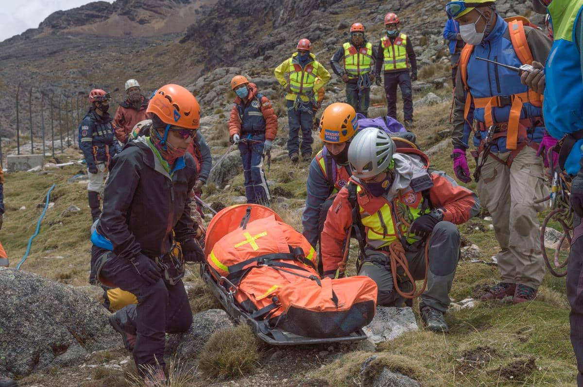 Bagaimana jika Ada Rombongan yang Meninggal saat Mendaki Gunung?