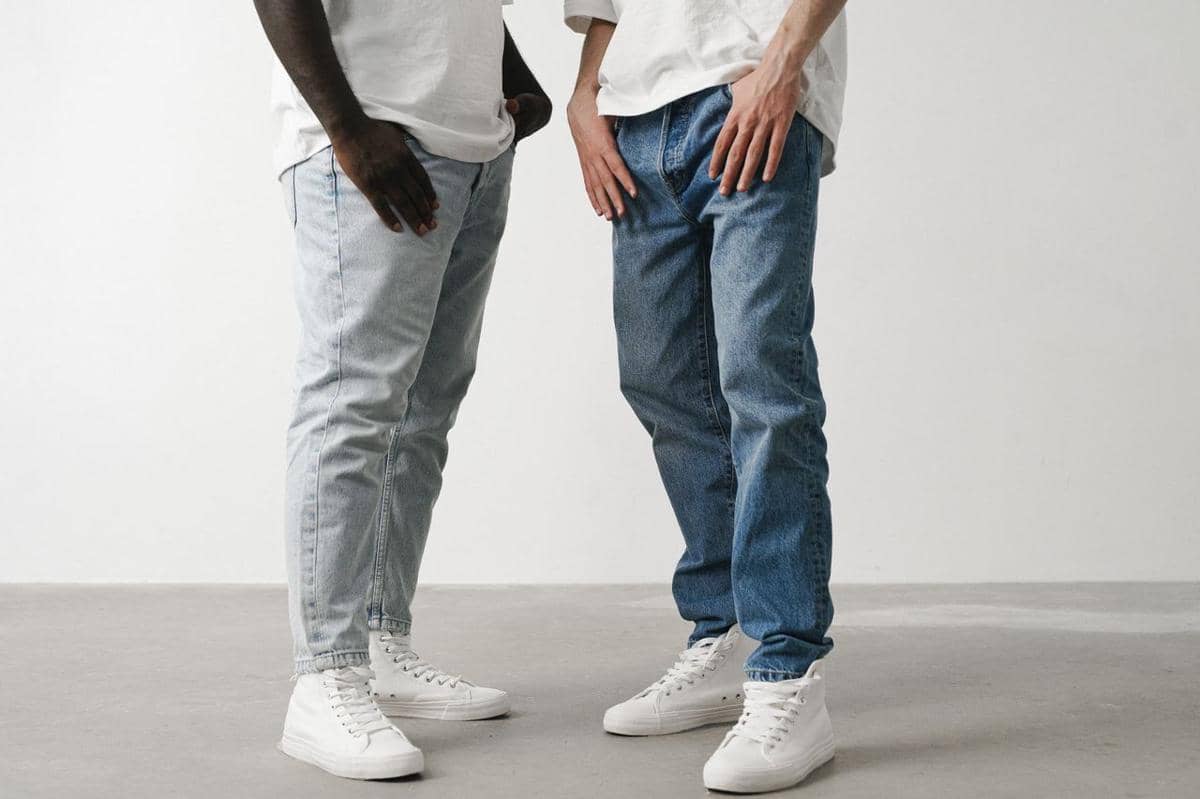 ilustrasi celana denim pria