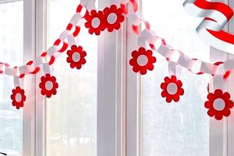 4 Trik Dekorasi Merah Putih di Kamar Kost Tanpa Merusak Dinding