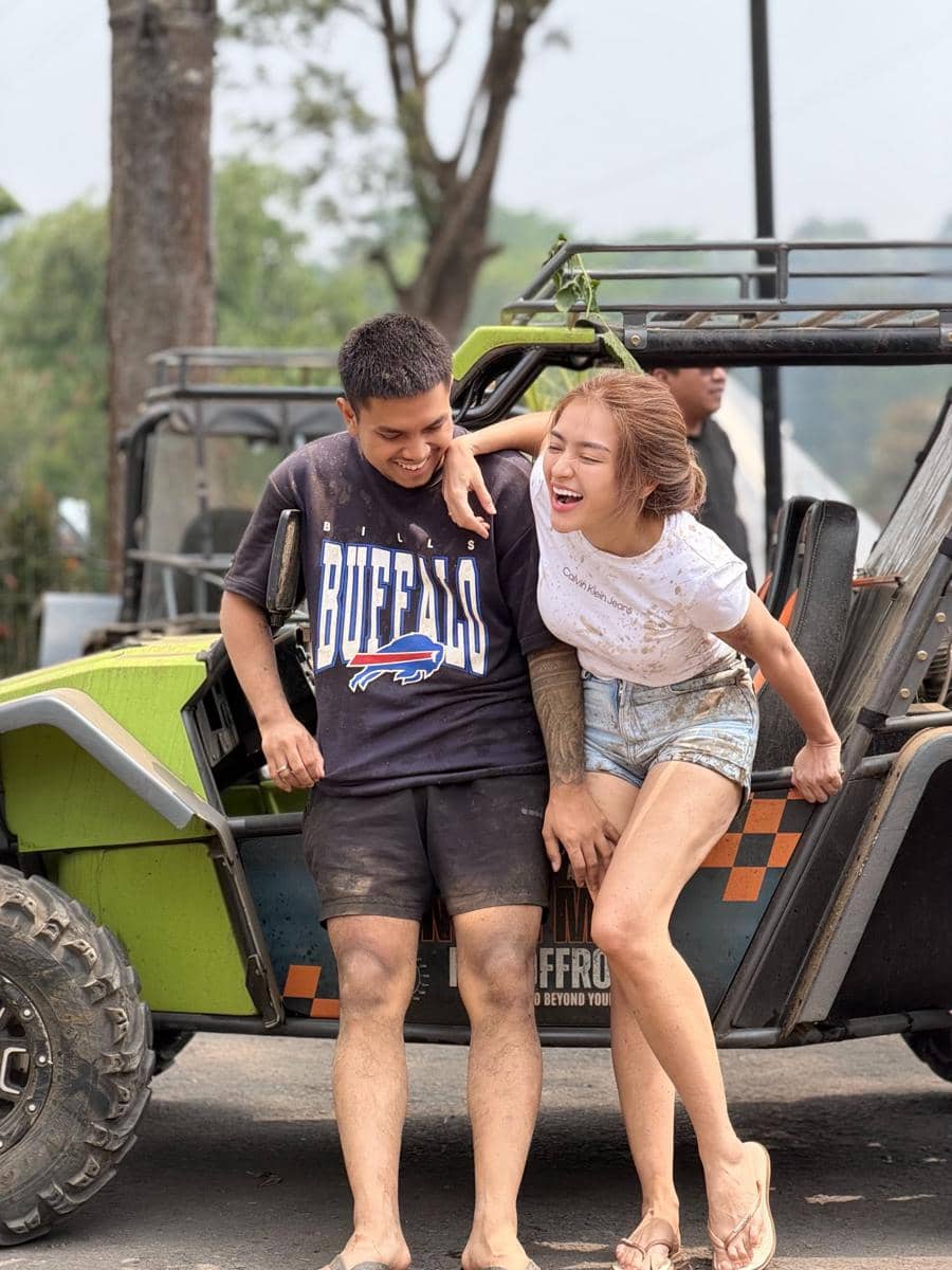 Nathalie Holscher dan keluarga liburan di Puncak