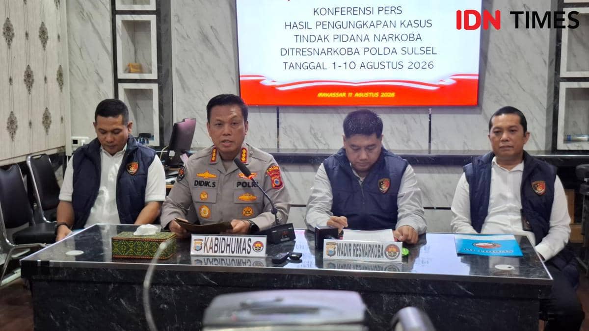 Direktorat Reserse Narkoba (Ditresnarkoba) Polda Sulawesi Selatan mengungkap sejumlah kasus tindak pidana narkotika sepanjang Agustus 2026. IDN Times/Darsil Yahya