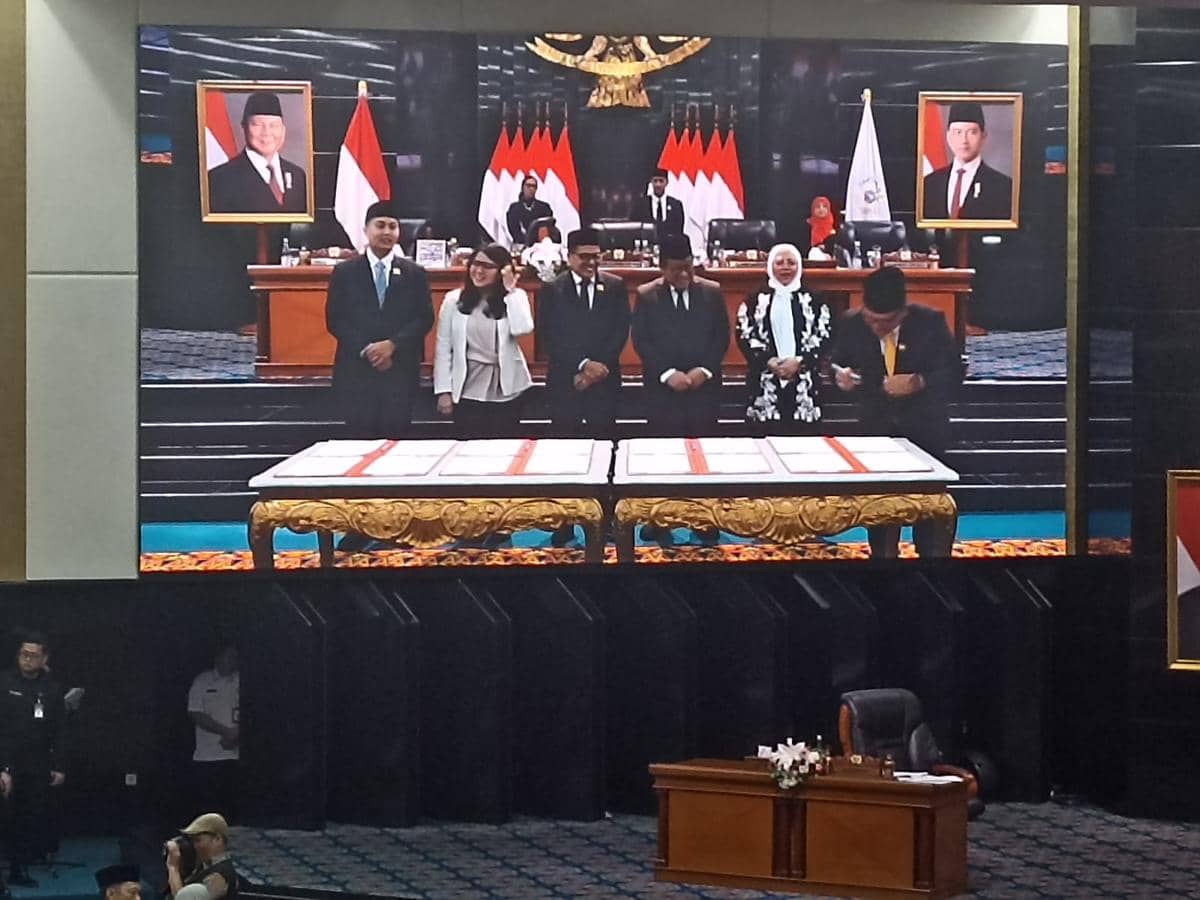 Gubernur DKI Jakarta Pramono Anung dalan rapat Paripurna di DPRD DKI, Rabu (12/8/2026).