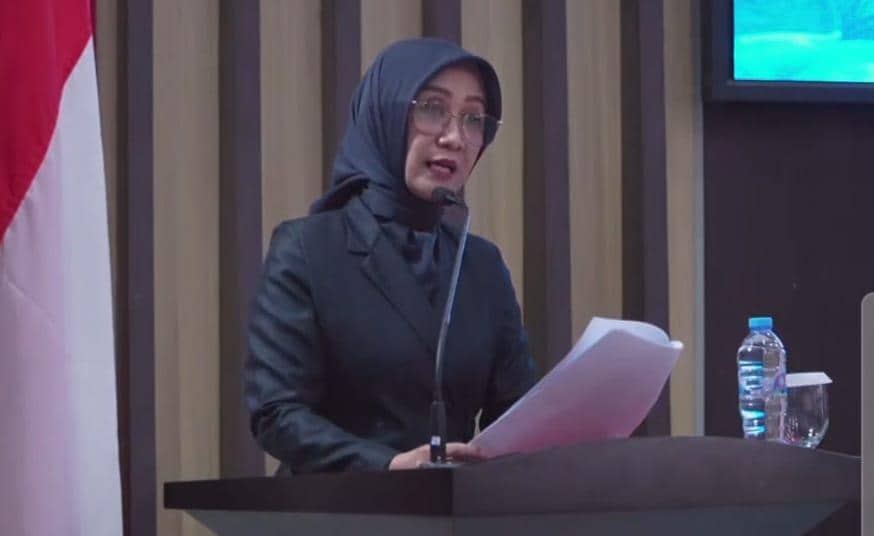 Penyampaian usulan HMP dari Anggota DPRD Gowa dari Fraksi Gerindra, Dian Purnamasari. Dok. Youtube DPRD Gowa