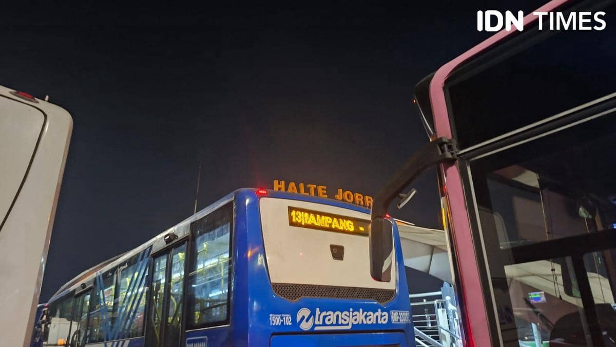 TransJakarta Mohon Maaf atas Insiden Bus TJ Mogok di Petukangan