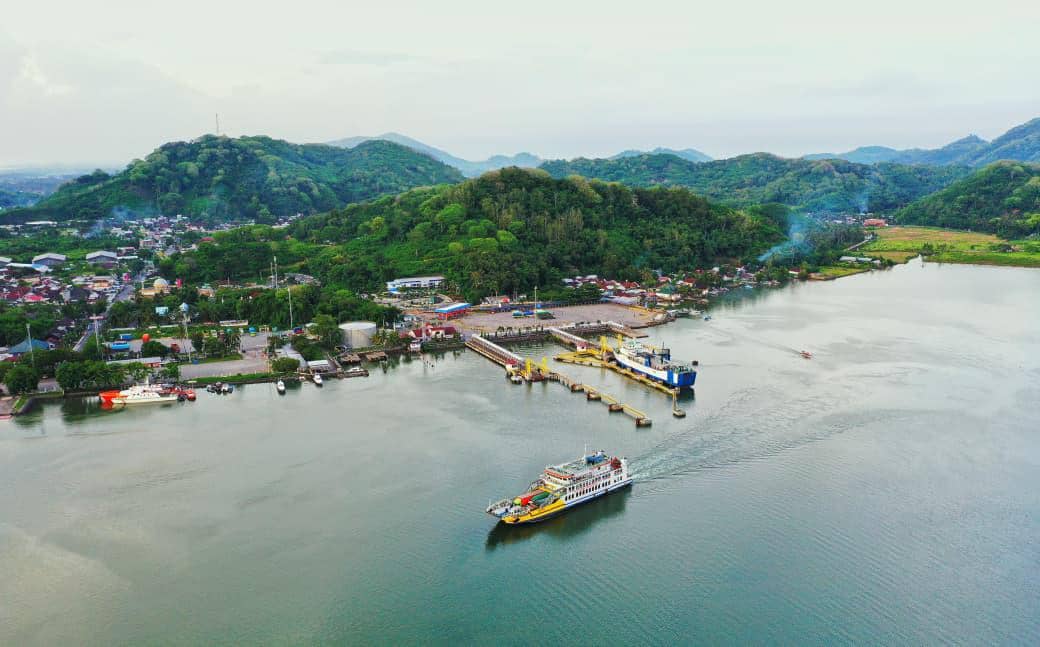 KMP Portlink II Evakuasi Penumpang Putri Yasmin yang Terombang-ambing di Laut