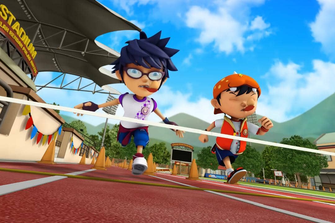 Fang dan BoBoiBoy bersaing dalam kompetisi lari bawa telur dalam sendok
