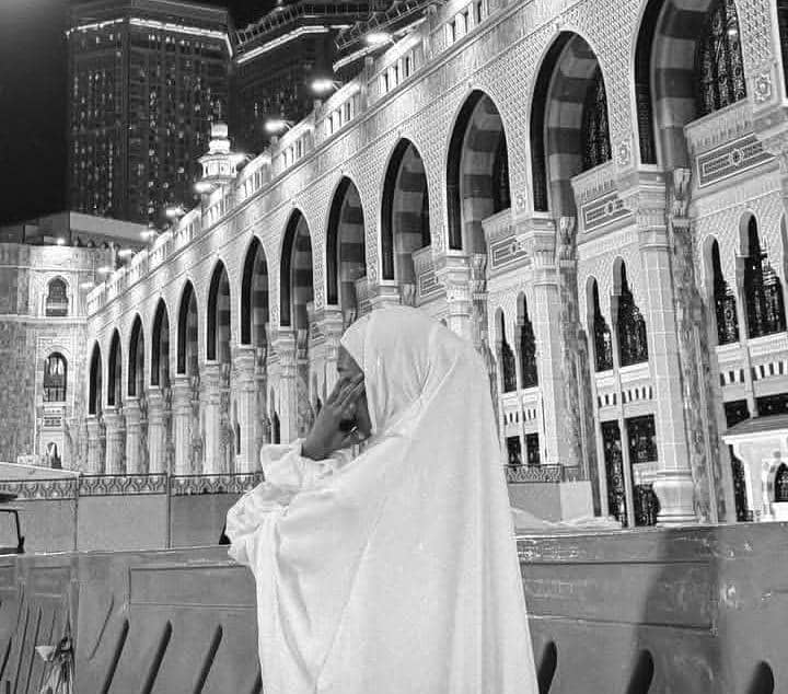 potret Ummi Quary umrah kedua kali