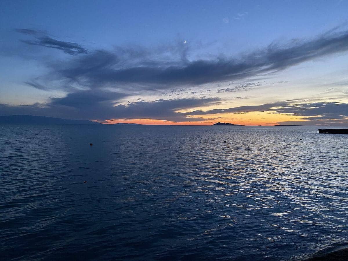 potret air Danau Alakol