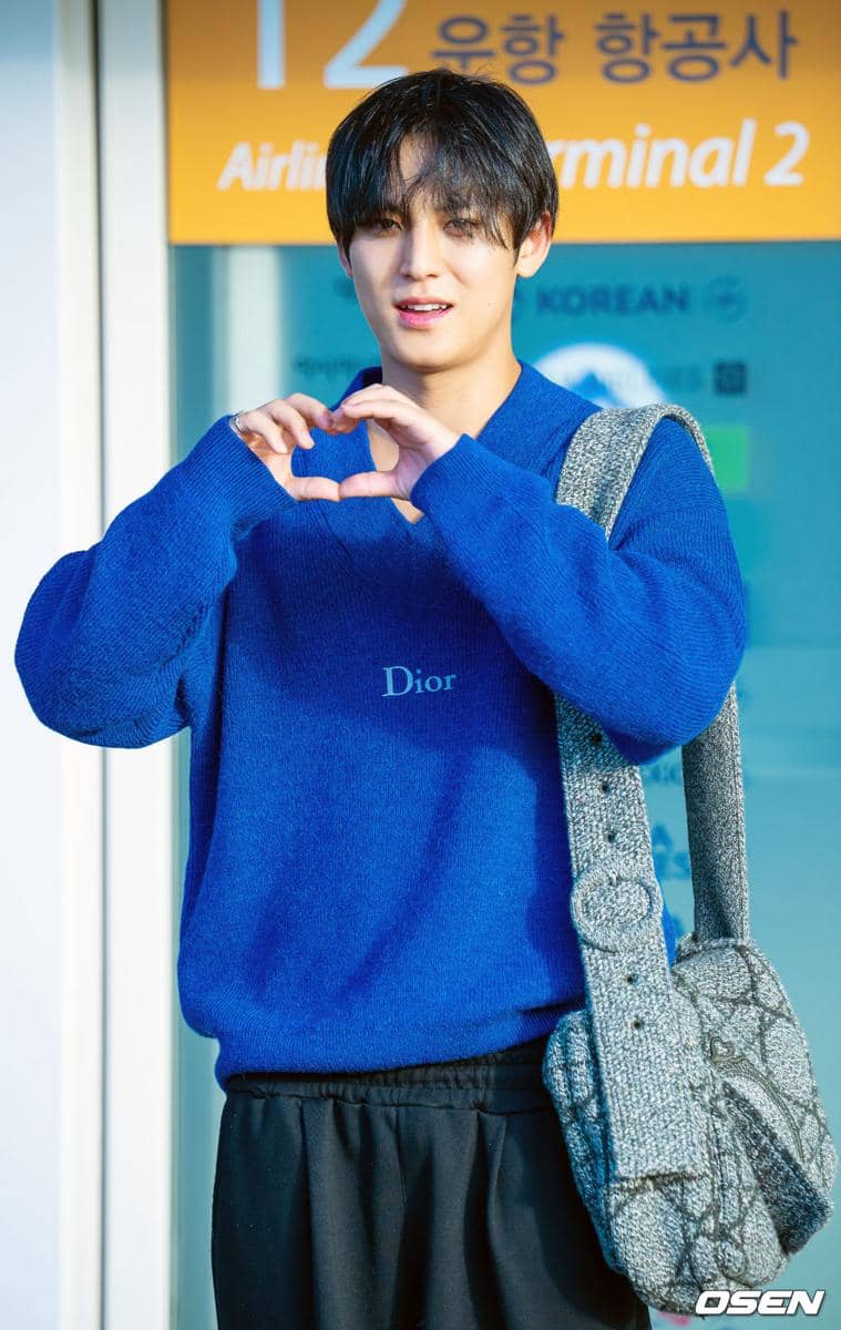 Mingyu SEVENTEEN berangkat ke Indonesia (dok. OSEN)