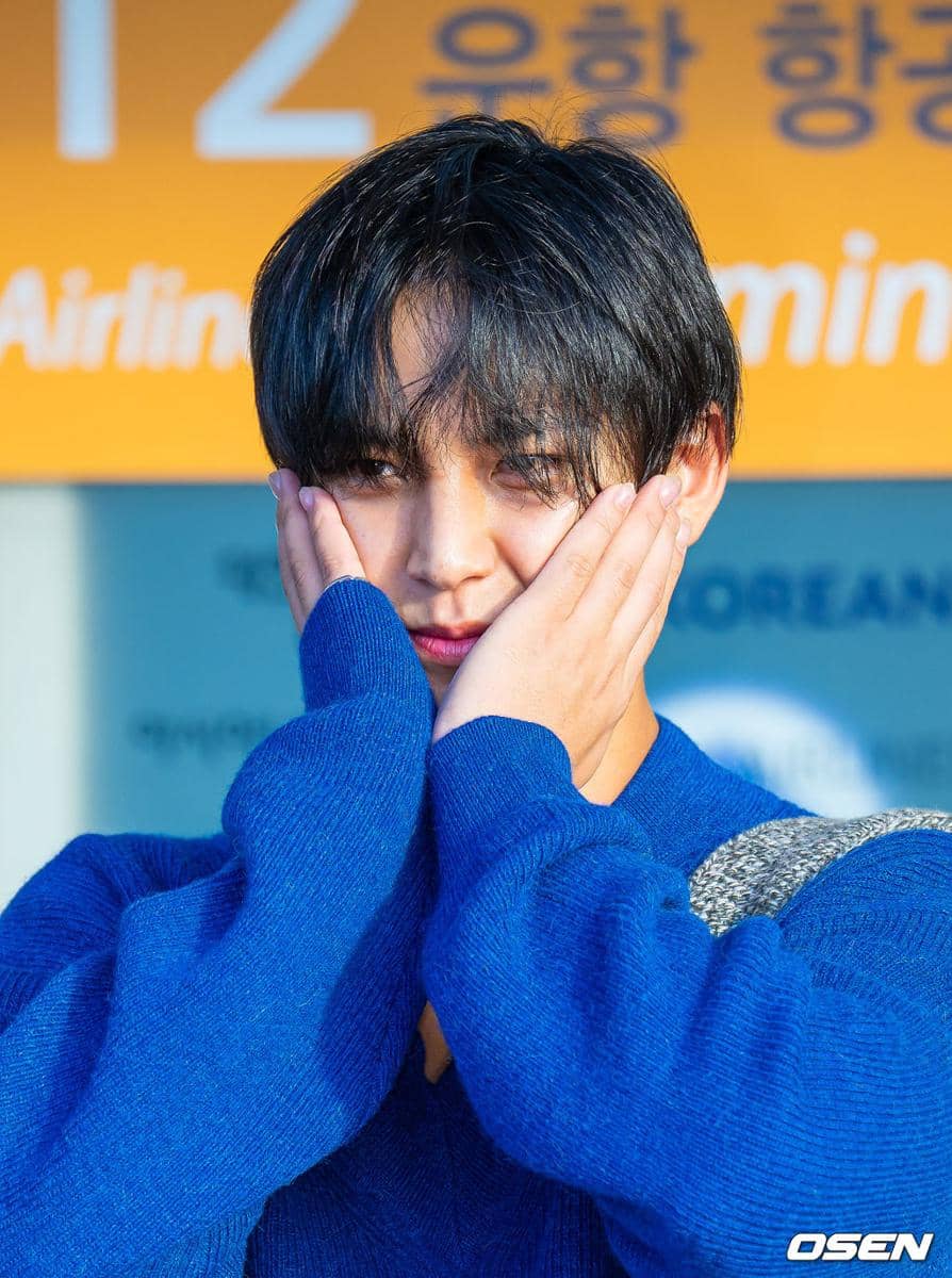 Mingyu SEVENTEEN berangkat ke Indonesia (dok. OSEN)