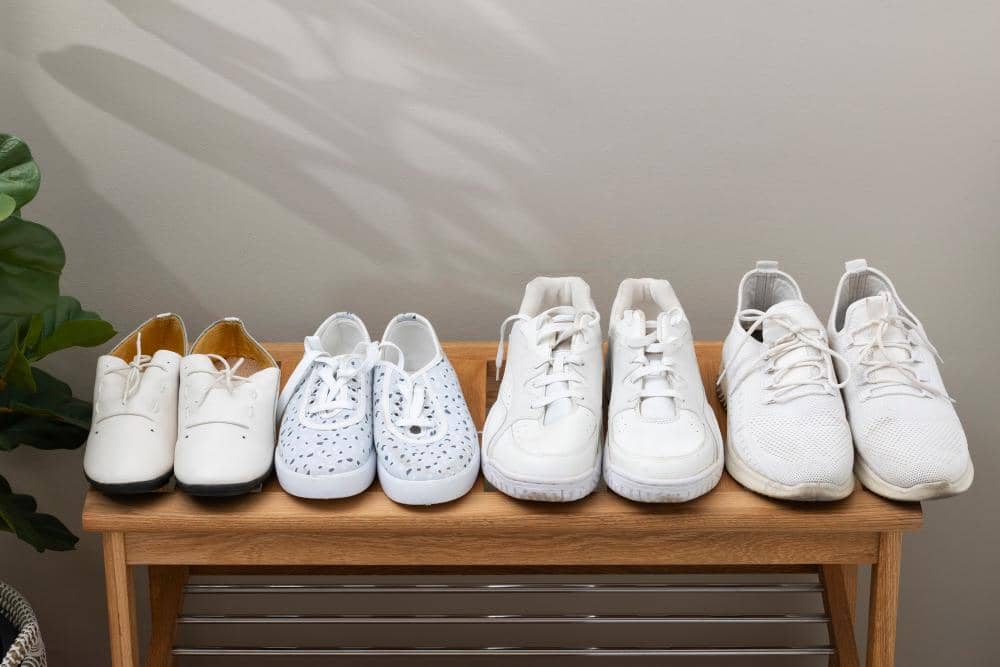 5 Tips Merawat Sepatu Putih Biar Awet Bersih dan Gak Kuning
