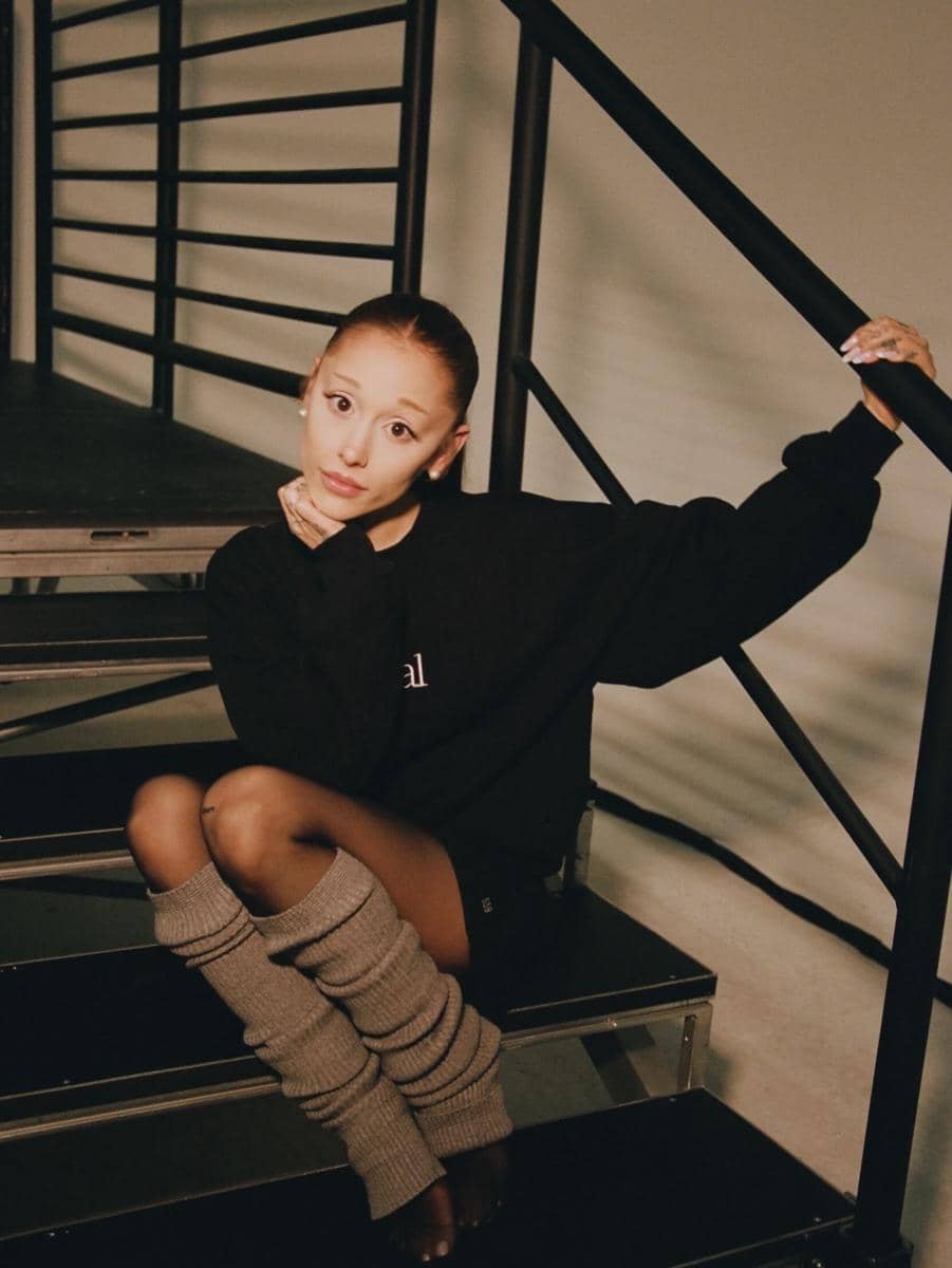 Potret Ariana Grande dalam unggahan yang dibagikan melalui akun Instagram resminya, @arianagrande miliknya.