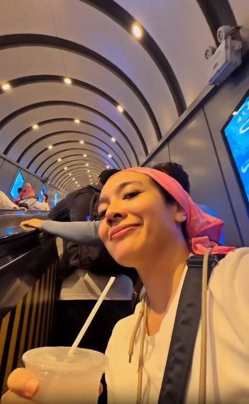 Dhea Ananda menikmati suasana liburan di China, dibagikan melalui unggahan akun Instagram pribadinya.